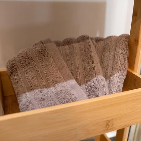 The Silver Flat Daire Vigo